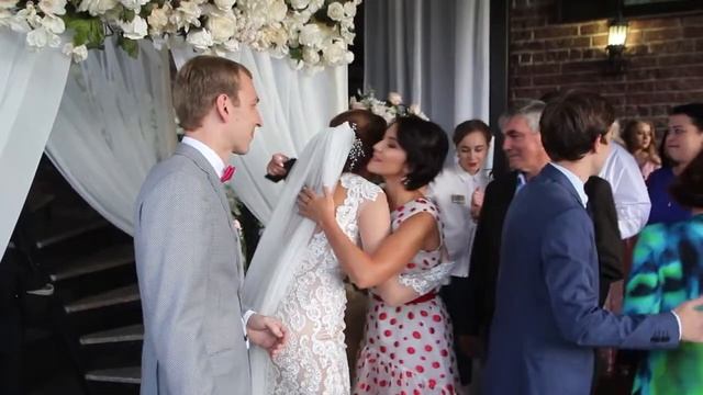 Замечательный и трогательный #МОМЕНТ наших молодожен смотреть онлайн