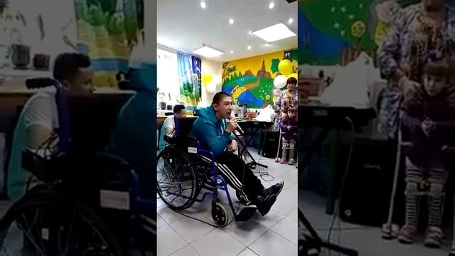 Поёт Камиль смотреть онлайн