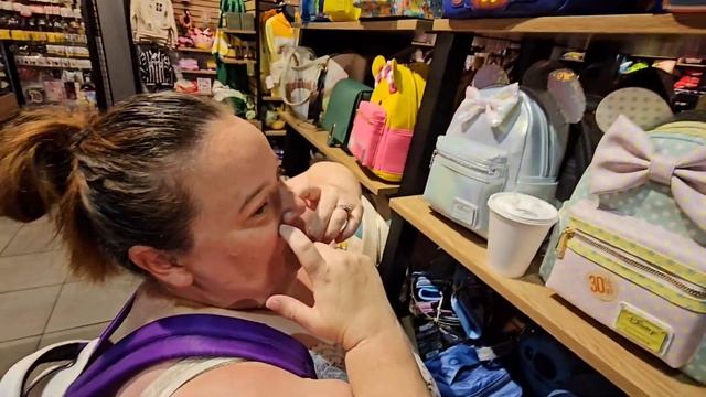 Shopping Multiple Stores At Florence Mall | BoxLunch, Game Over, GameStop & Food Court Review! смотреть онлайн