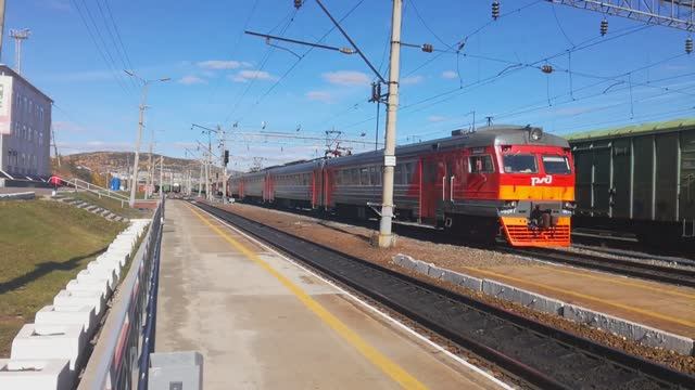 Поезда России осенью на станции "Коршуниха-Ангарская" в Иркутской области | Железная дорога смотреть онлайн