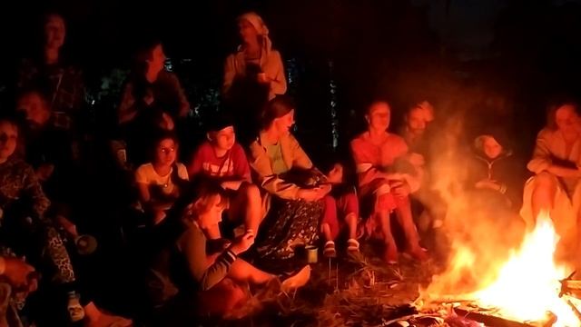 Посиделки с гармошкой у костра на фестивале Уральский Хоровод - 2023 смотреть онлайн