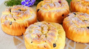 Необыкновенный кулич. Мягкий, сдобный и воздушный. Очень вкусно и красиво