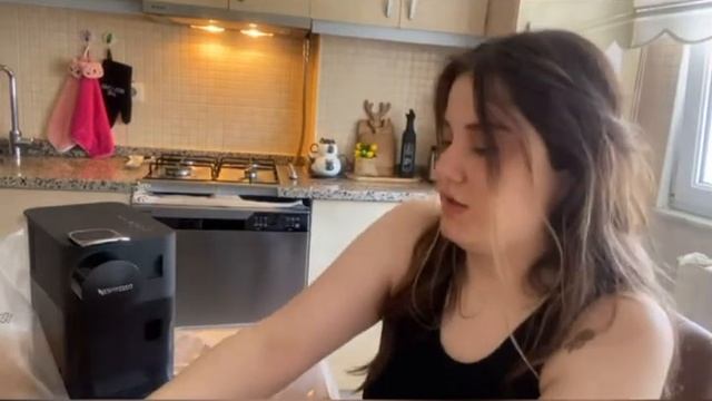 Nespresso ‘Lattissima One’ aldım! 👀 İlk kez beraber açalım! 🙋♀️ // Kutu açılımı ve kurulumu… 🤔 смотреть онлайн