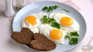 Как приготовить идеальную яичницу
