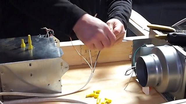 Panasonic Whisper Green RetroFit Bath Fan Wiring Scenario (4 of 7) смотреть онлайн