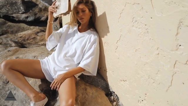 Показ купальников | "Мелом Ice" (Nitrex Remix) | Пропаганда | Bikinis Modeling-Alexara смотреть онлайн