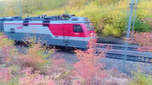 Электровоз "Ермак" с военным эшелоном (восток 2018) в Сибири смотреть онлайн