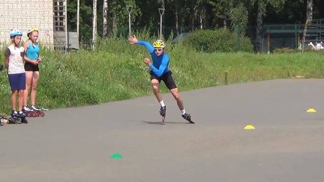 Локальные соревнования по скоростному бегу на роликах. Inline speed skating competition for childre смотреть онлайн