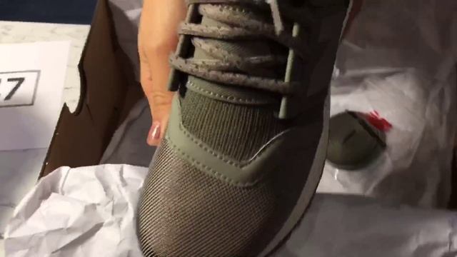 開箱看細節！換上時髦襪套的New Balance 247 Mid高筒球鞋 смотреть онлайн