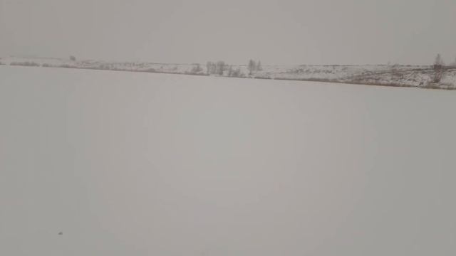 На льду с удочкой первый раз. смотреть онлайн
