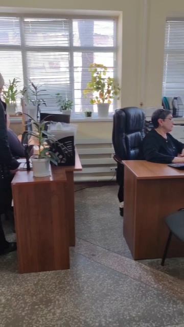 Будни на заводе. смотреть онлайн