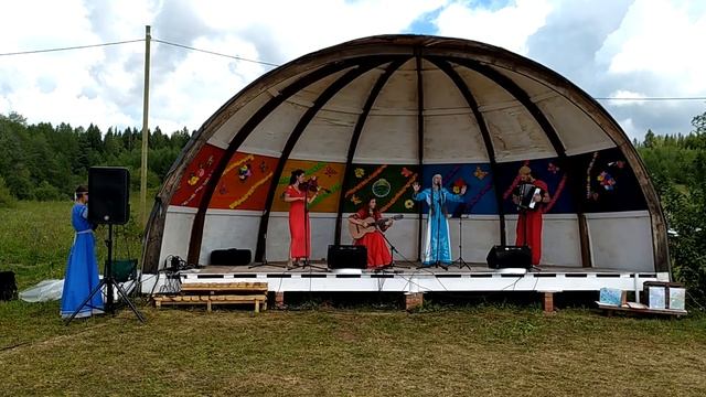 Мария Ладамира на фестивале Уральский Хоровод - 2023 смотреть онлайн