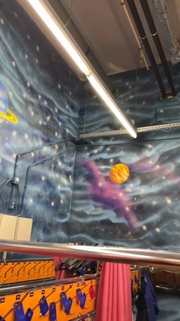 Космос на стенах! смотреть онлайн