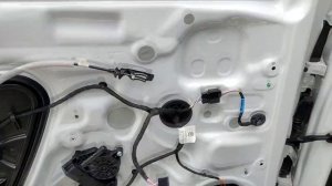 Вскрытие обшивки двери Jetta vs5 для шумоизоляции