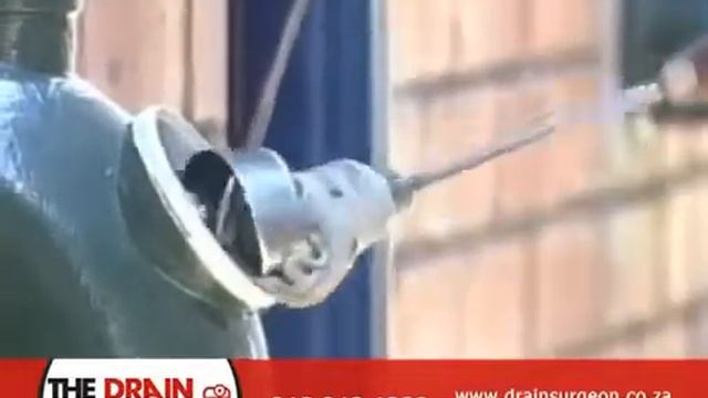 How to unblock soil pipes | The Plumbing Surgeon смотреть онлайн
