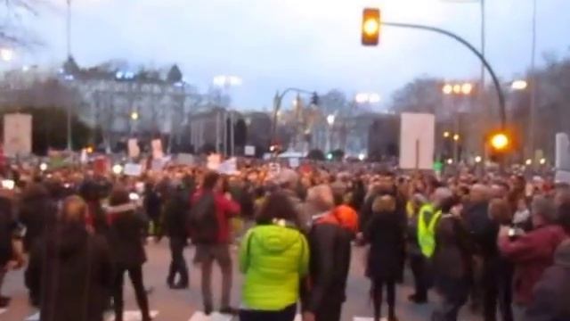 Mani 17 marzo Neptuno /Hotel Palace смотреть онлайн