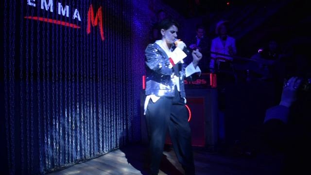 Emma M презентации клипа Холодная как снег смотреть онлайн