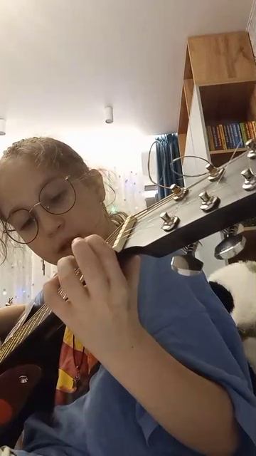 ребят не судите пожалуйста строго Юля только начинает смотреть онлайн