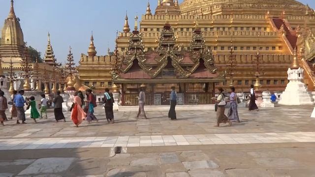 Shwezigon Pagoda w Baganie, Birma смотреть онлайн