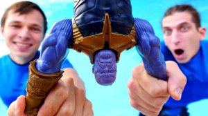 Герои Акватим в поисках Таноса в аквапарке!  Трансформеры в видео для мальчиков