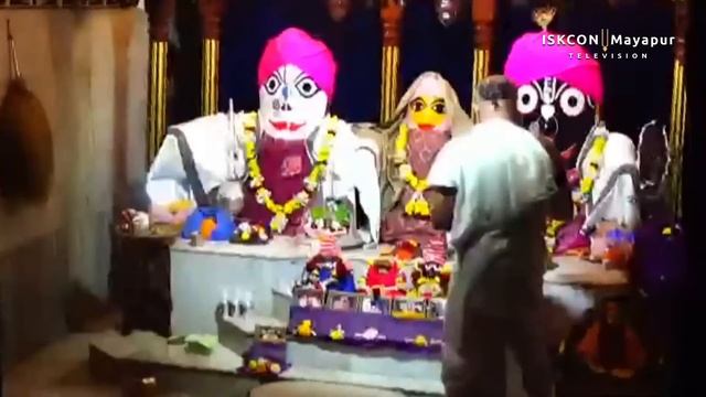 Mangal Arati Sri Dham Mayapur - January 02, 2024 смотреть онлайн