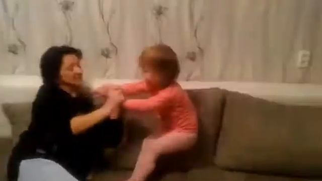 Бабушка с внучкой поругались. смотреть онлайн