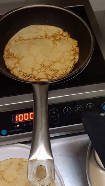 Готовлю блины #питервкармане смотреть онлайн