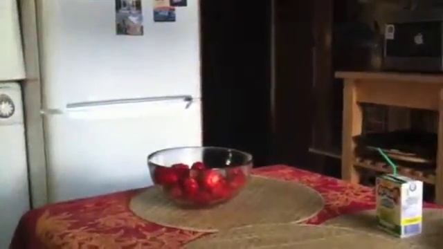 Гриша ест клубнику смотреть онлайн