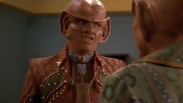 "What Are You Doing In My Closet?" Quark смотреть онлайн