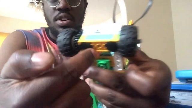 WeDo 2.0 Motorcycle With Obstacle Avoidance смотреть онлайн