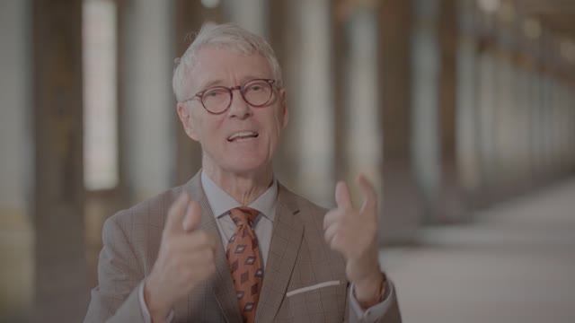 ФОНТЕНБЛО: ДВОРЕЦ СТОЛЕТИЙ смотреть онлайн