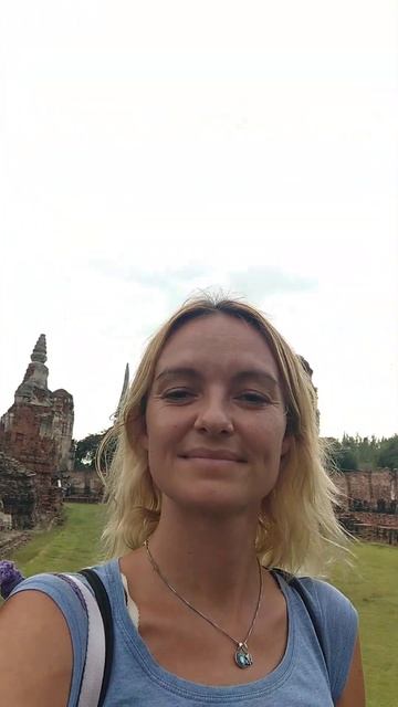 Wat Maha That Ayuttaya Thailand #thailandtravel #thailand #thailandtravelvlog #temple #ayuttaya смотреть онлайн