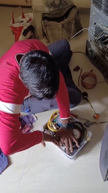 Refrigerator Gas Leak Problem. Refill Gas In Freezer