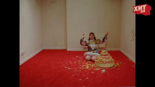 Клип Messy от Lola Young: хаос становится искусством