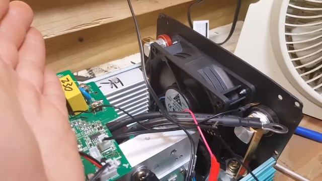 Preview my 200 cfm fan cooling a power Jack inverter смотреть онлайн