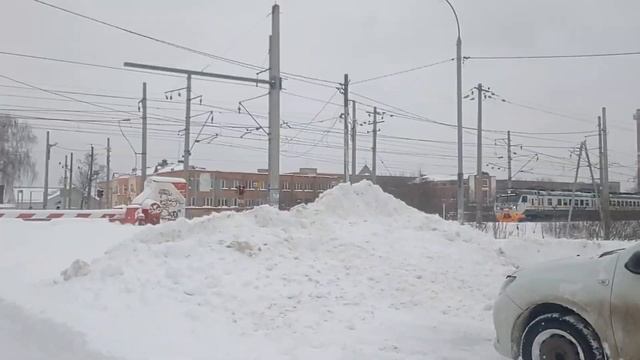 Электропоезд ЭД4М-0483 «РЭКС» №7176«Москва(Курский-Вокзал)-Крутое». смотреть онлайн