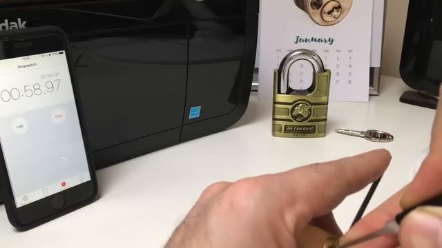 (142) Squire LP10 Padlock Picked out of the Packet смотреть онлайн