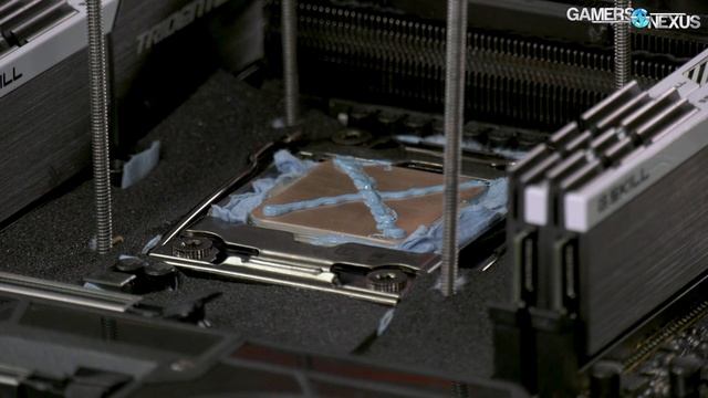 Learning How to RIP Der8auer with Liquid Nitrogen, ft. Steponz смотреть онлайн