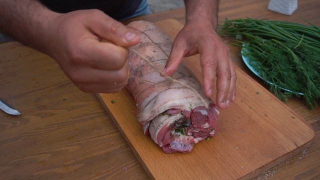 ПРИГОТОВИЛ СОЧНЫЙ МЯСНОЙ РУЛЕТ из РЕБРЫШЕК смотреть онлайн