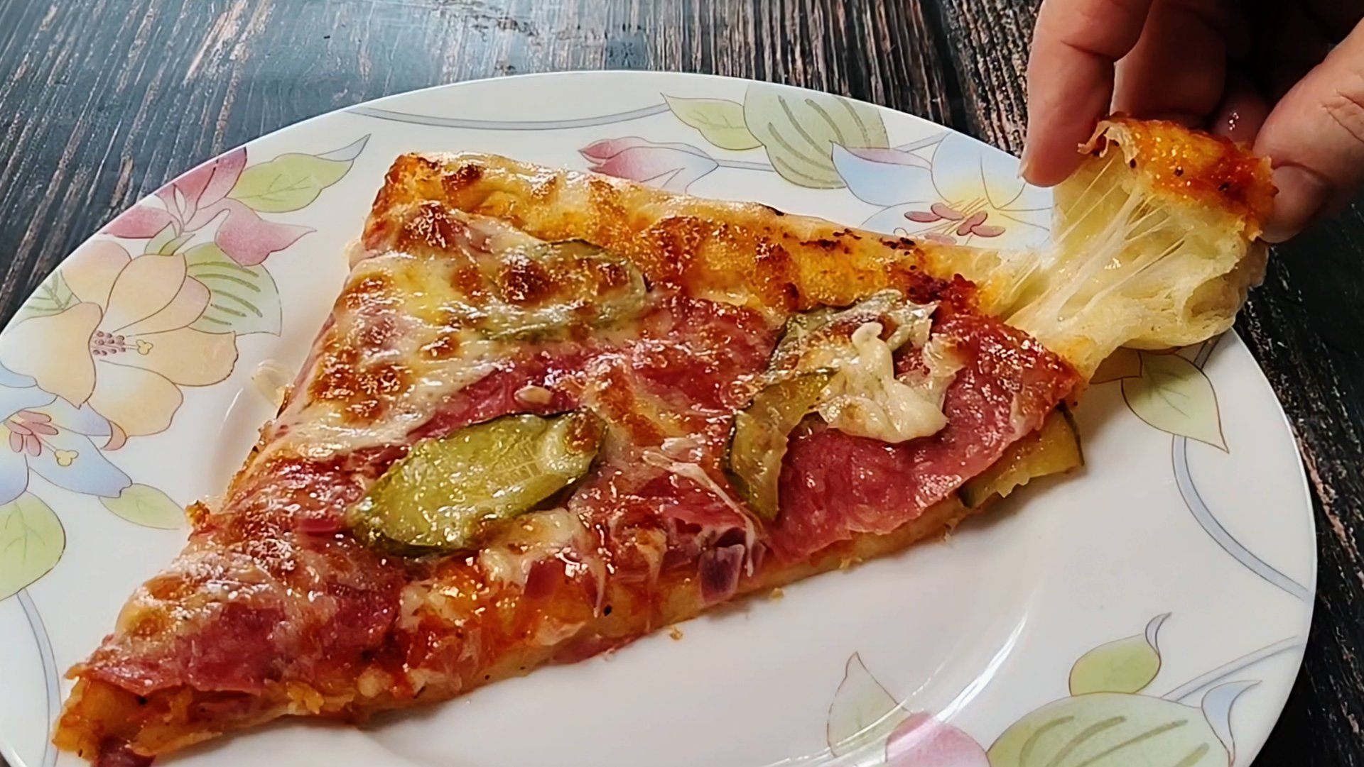 Тонкая пицца с пышными краями. Самое вкусное тесто для пиццы. смотреть онлайн