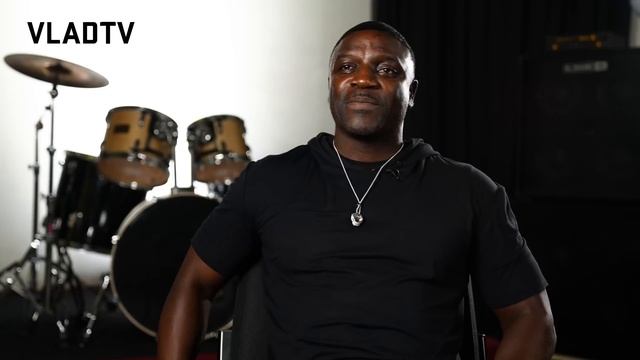 Akon Details Getting His Range Rover Car Jacked, Tracking His Car to the Projects (Part 21) смотреть онлайн