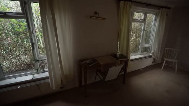 Scariest Moment Inside An Abandoned House Ever !