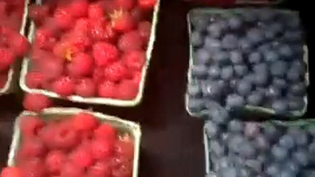 Berries Hand picked смотреть онлайн