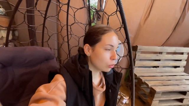 24 часа в АВТОДОМЕ В ЛЕСУ | румтур, пауки, тест на эрудицию смотреть онлайн