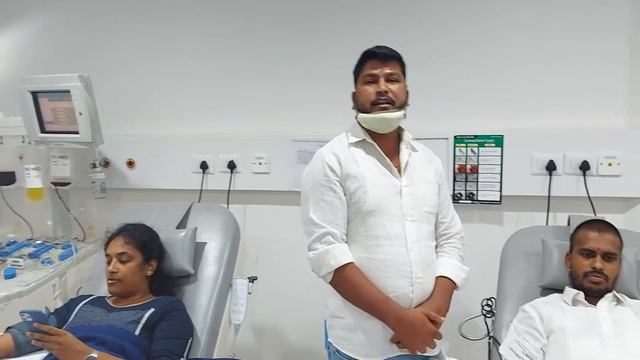 Kongalla naveen founder of online blood donors Mr suresh donated plasma for critical patient смотреть онлайн