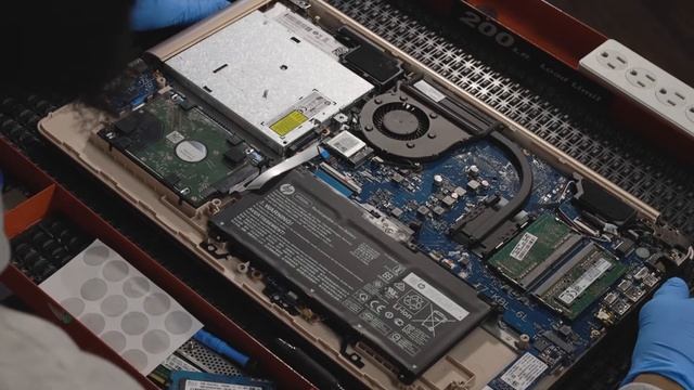 Learning The Anatomy Of A Laptop (A Basic Breakdown of a Windows Laptop) смотреть онлайн