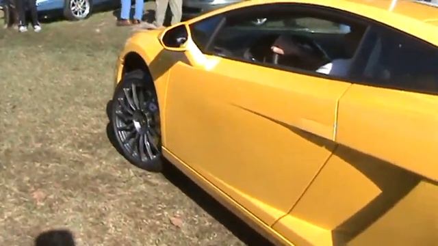 yellow Lamborghini Gallardo LP550-2 Valentino Balboni - Start up, rev & leave смотреть онлайн