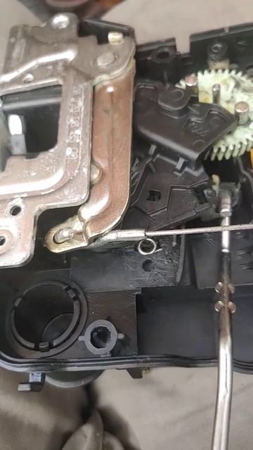 w211 door actuator spring смотреть онлайн