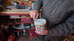 Всегда шутит со мной