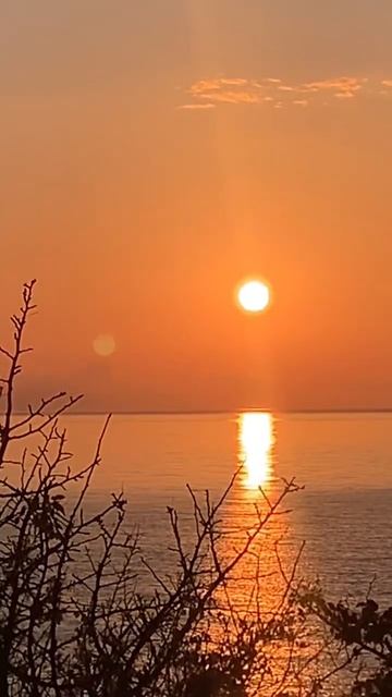 Рассвет на берегу Чёрного моря видео в реальном времени